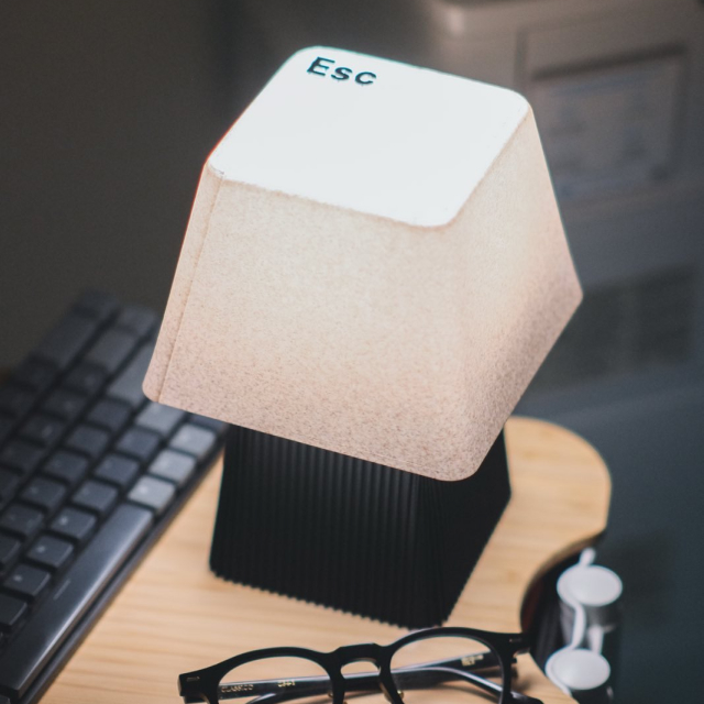 ESC KEY CAP LAMP
