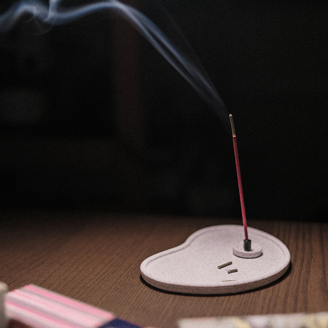 FLOWING HEART INCENSE DISH