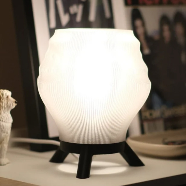 Minimal Desk Lamp Ripple