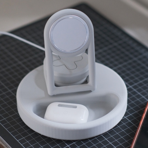 Rotatable MagSafe Bedside Dock